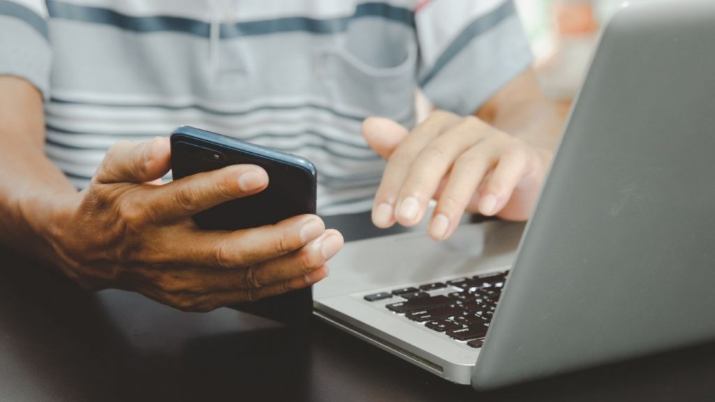 Kiểm tra lỗi web bằng cách truy cập trang trên thiết bị hoặc mạng khác