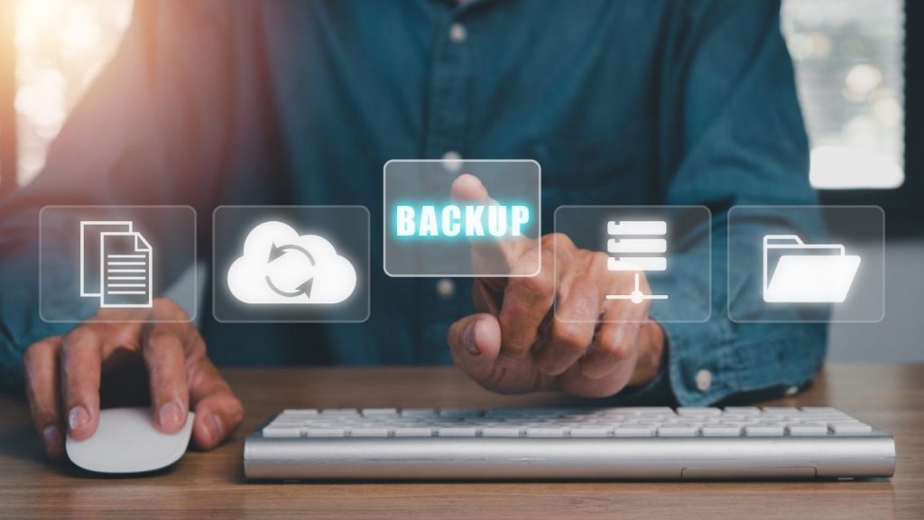 tự động sao lưu thông tin dữ liệu định kỳ giúp bảo mật website