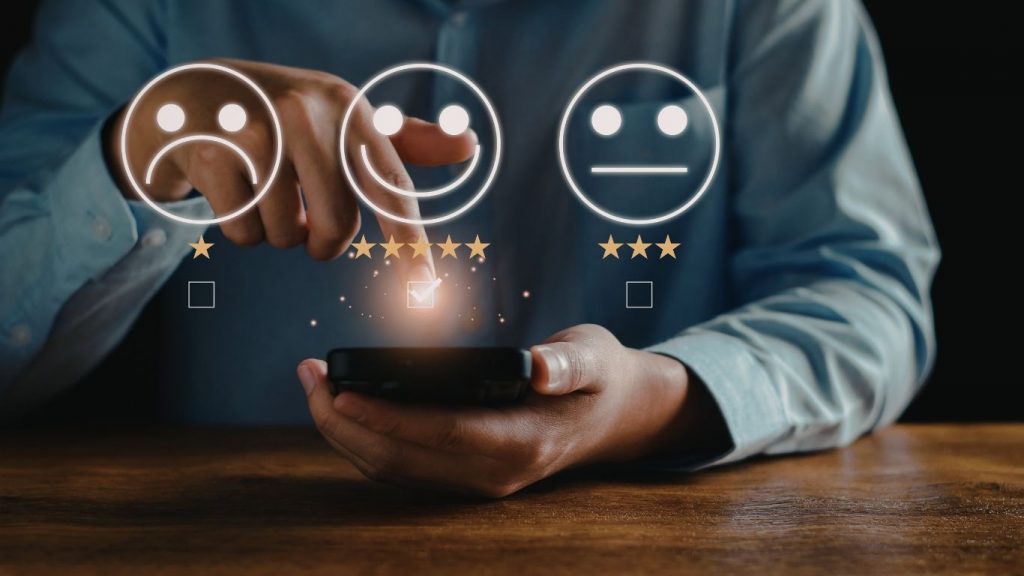 AI tối ưu trải nghiệm khách hàng trên website và ứng dụng.